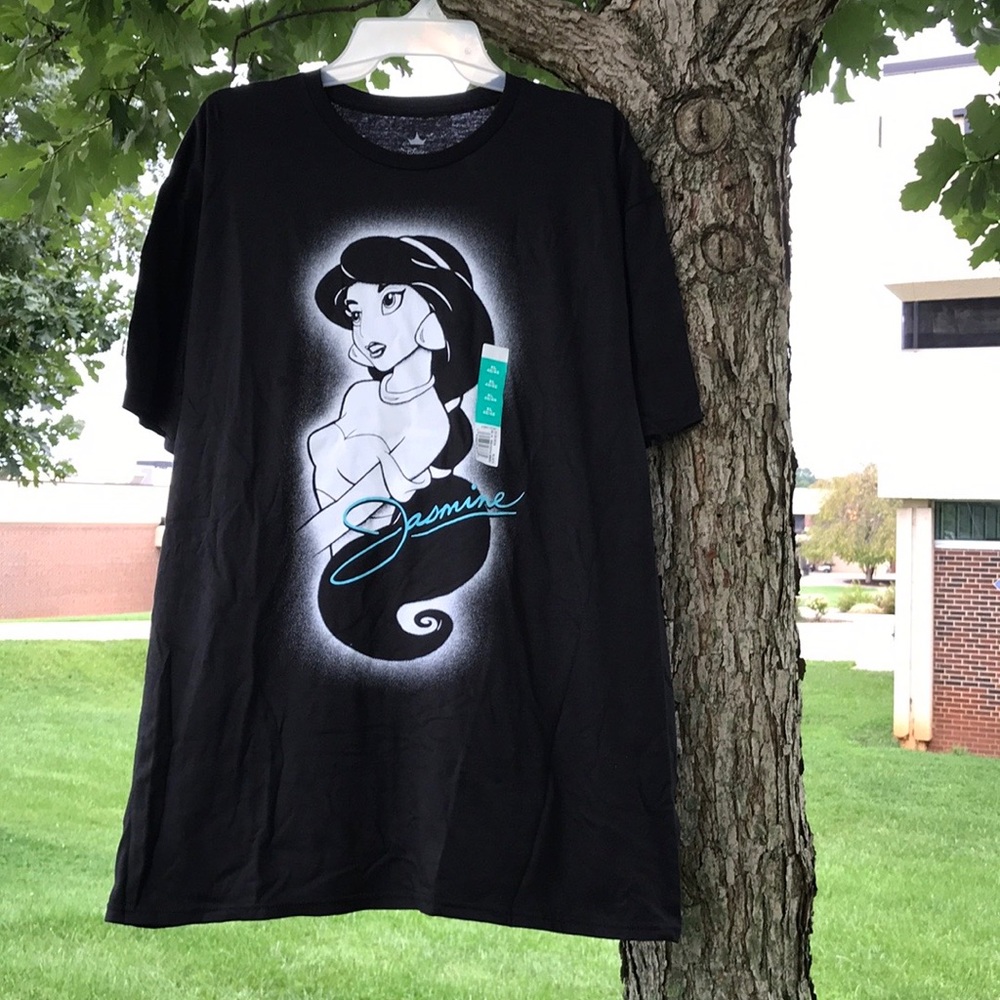 NWT Disney Jasmine Dreamy Black and White Tee XL - Picture 7 of 8